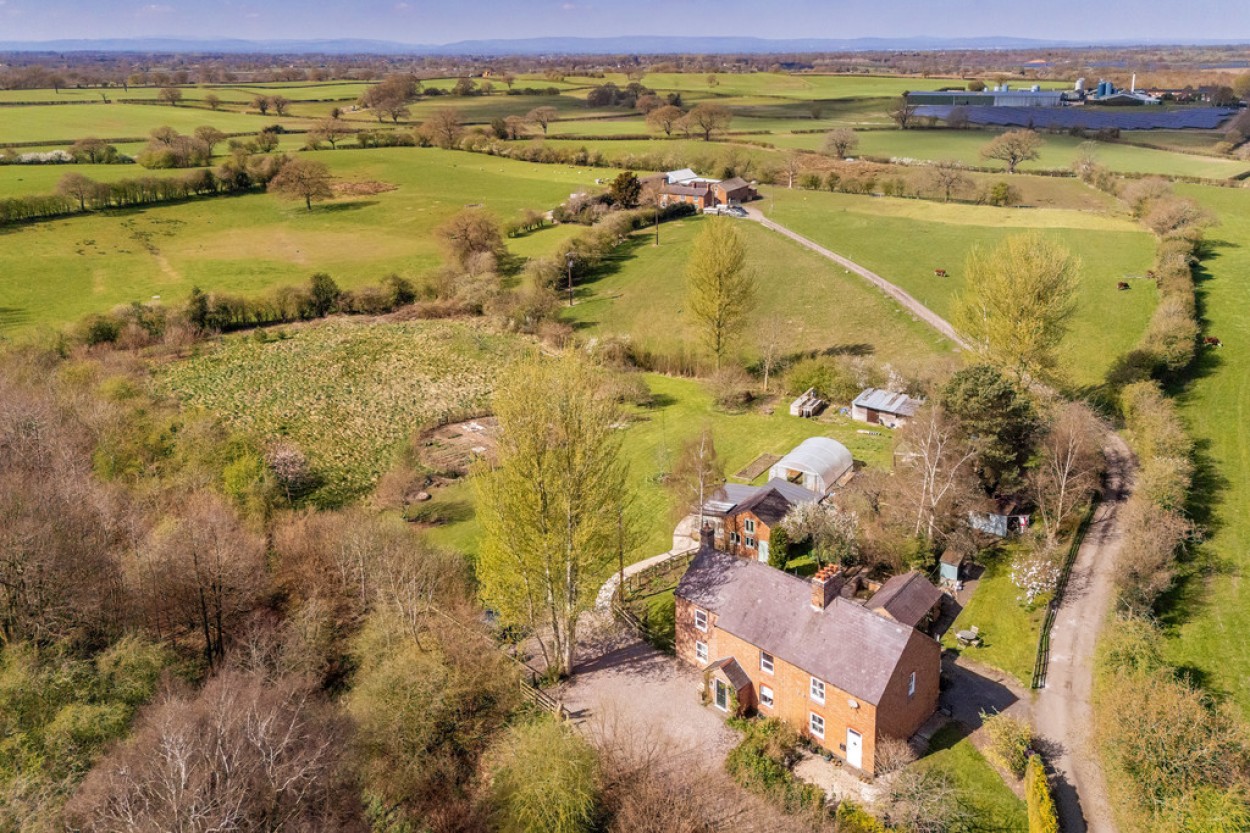 Photograph of Alkington, Whitchurch, from the original listing