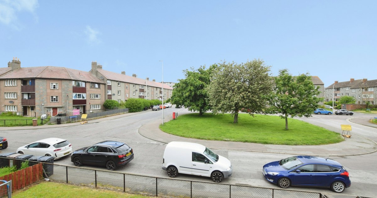 Photograph of 2 bedroom flat for sale in Aberdeen Aberdeen City, from the original listing