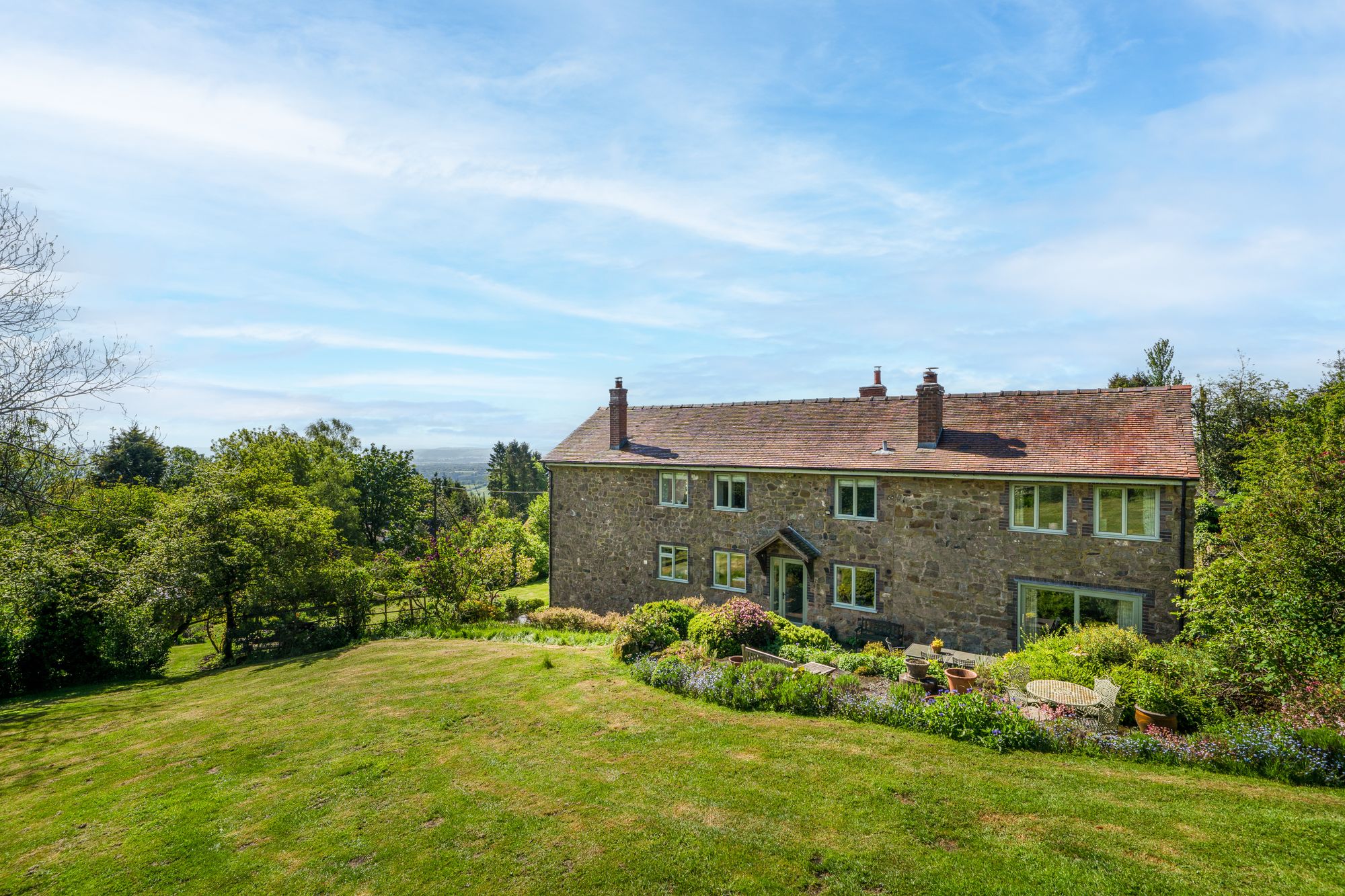 Photograph of Holly Lodge Hopton Bank, Hopton Wafers, Kidderminster, DY14 0NU, from the original listing