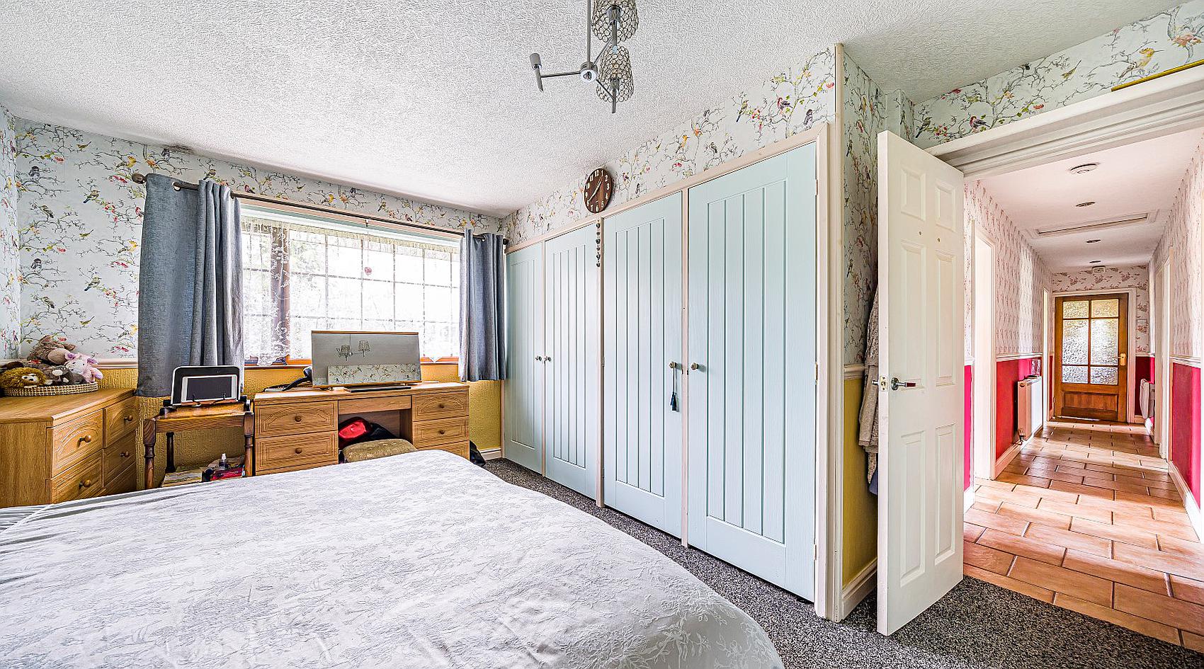 Photograph of Girton NOTTINGHAMSHIRE: Interior, from the original listing
