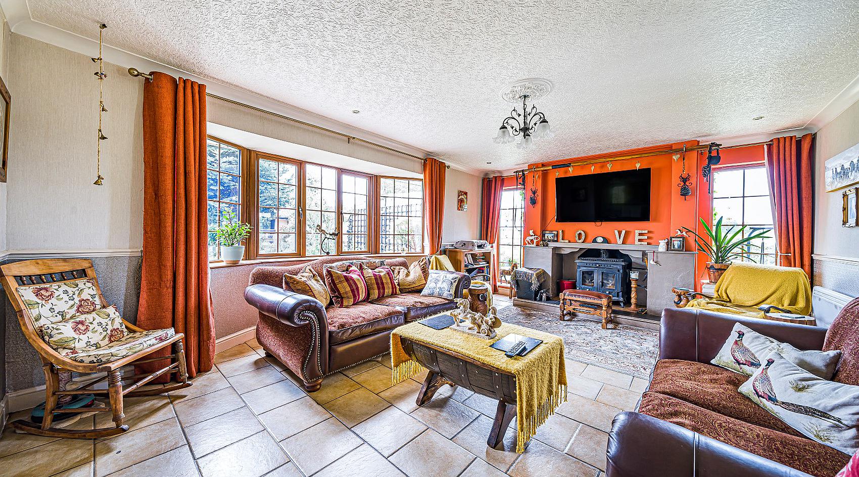 Photograph of Girton NOTTINGHAMSHIRE: Interior, from the original listing