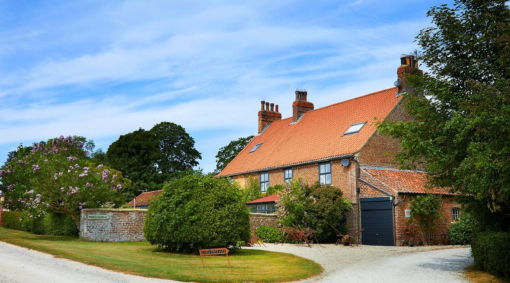 Photograph of Hunmanby NORTH YORKSHIRE: Building exterior, from the original listing