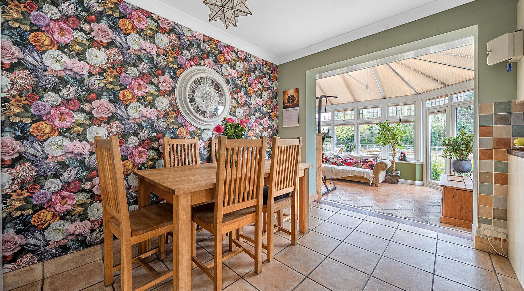 Photograph of Somersham CAMBRIDGESHIRE: Interior, from the original listing