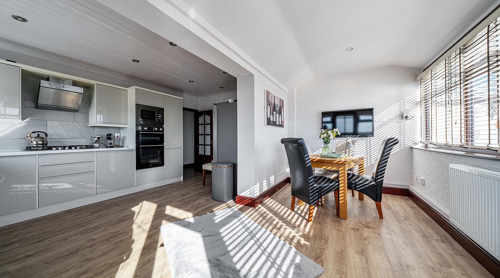 Photograph of Turves CAMBRIDGESHIRE: Interior, from the original listing