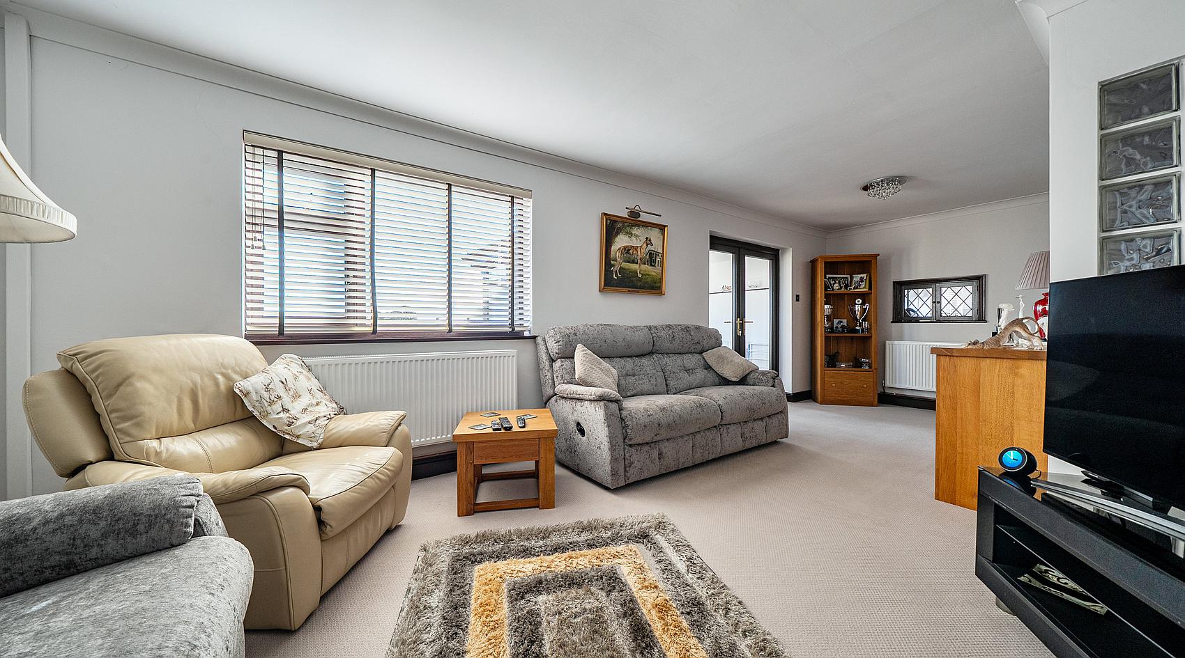 Photograph of Turves CAMBRIDGESHIRE: Interior, from the original listing