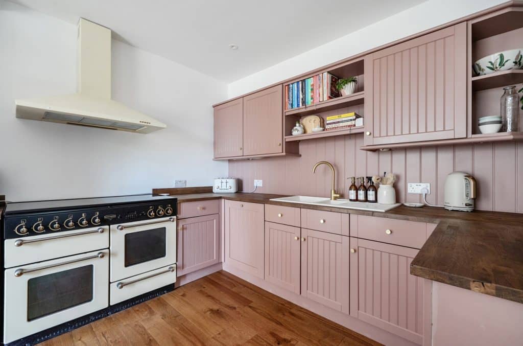 Photograph of BAT240126: Interior, from the original listing