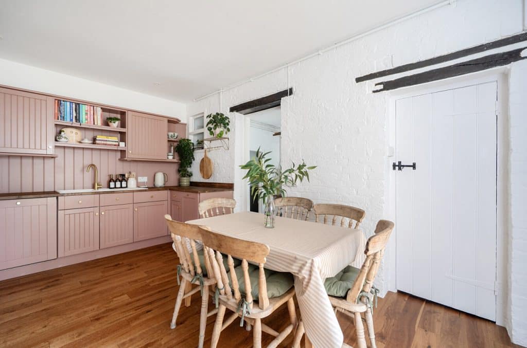 Photograph of BAT240126: Interior, from the original listing