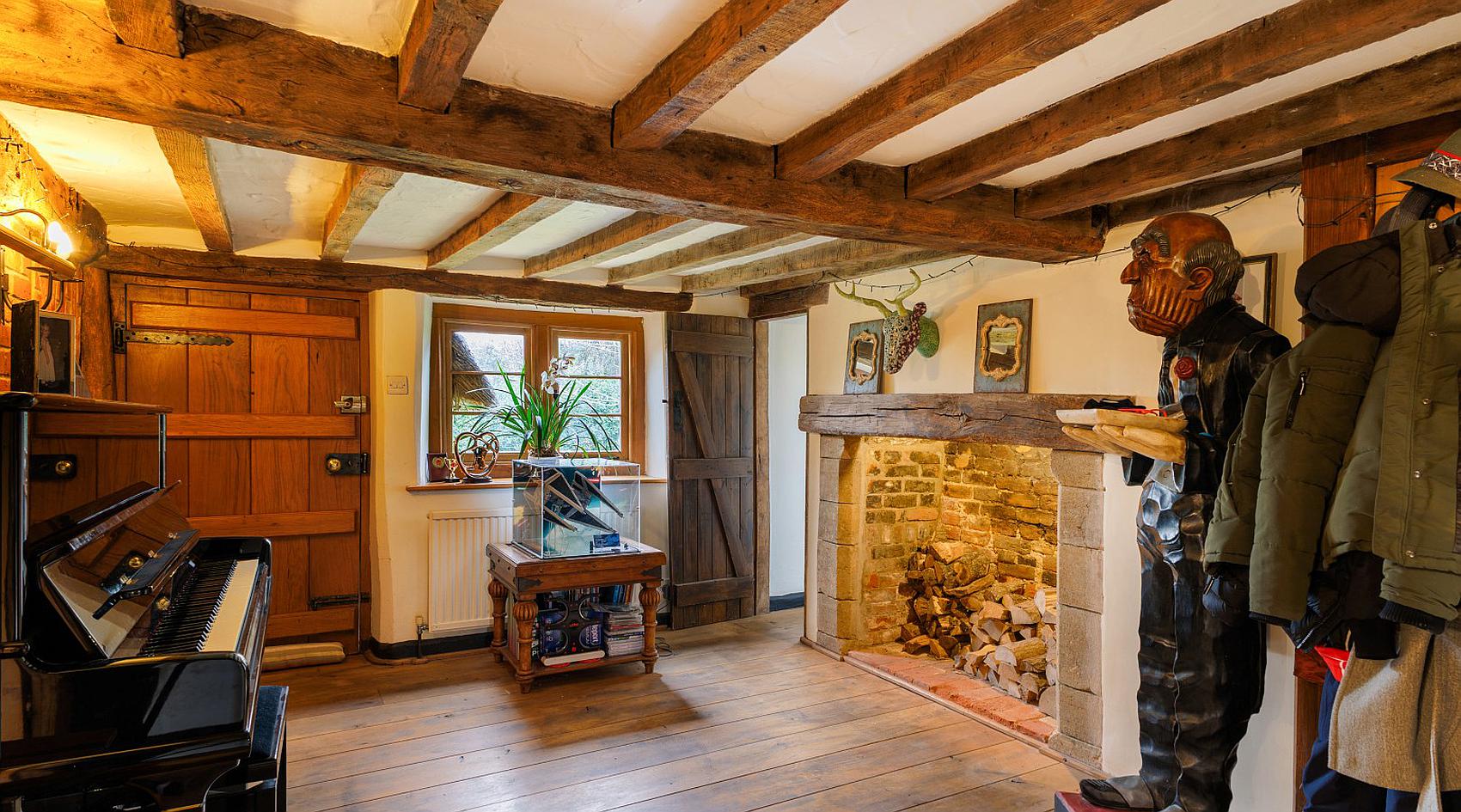 Photograph of Headley BERKSHIRE: Interior, from the original listing
