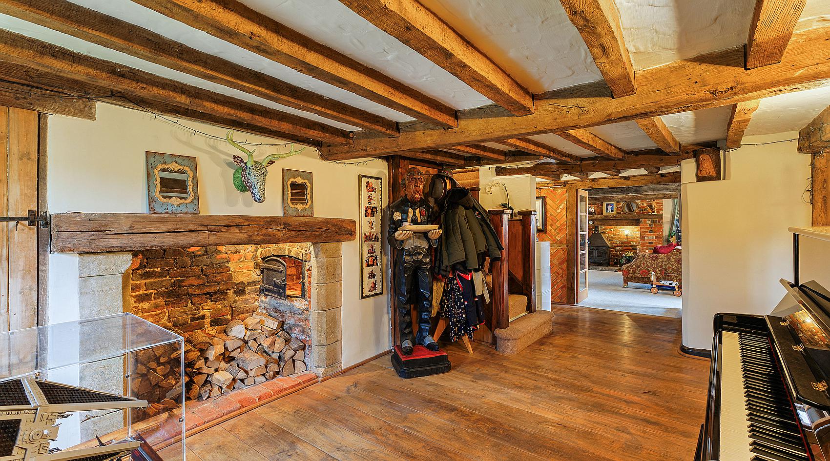 Photograph of Headley BERKSHIRE: Interior, from the original listing