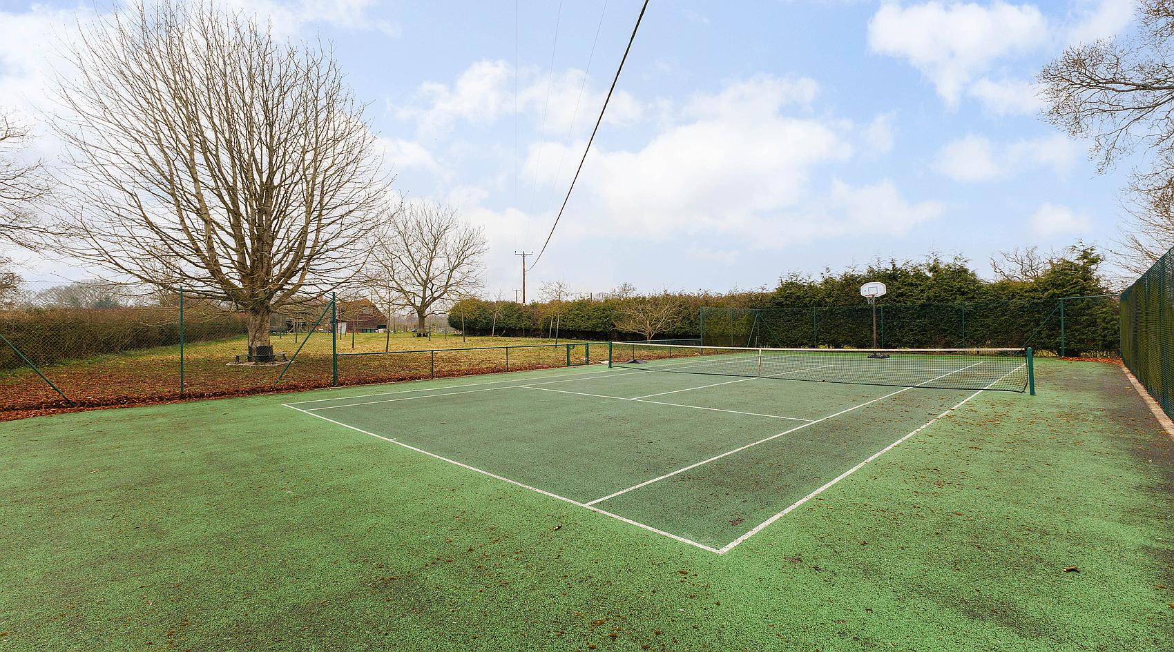 Photograph of Headley BERKSHIRE: Land or garden, from the original listing