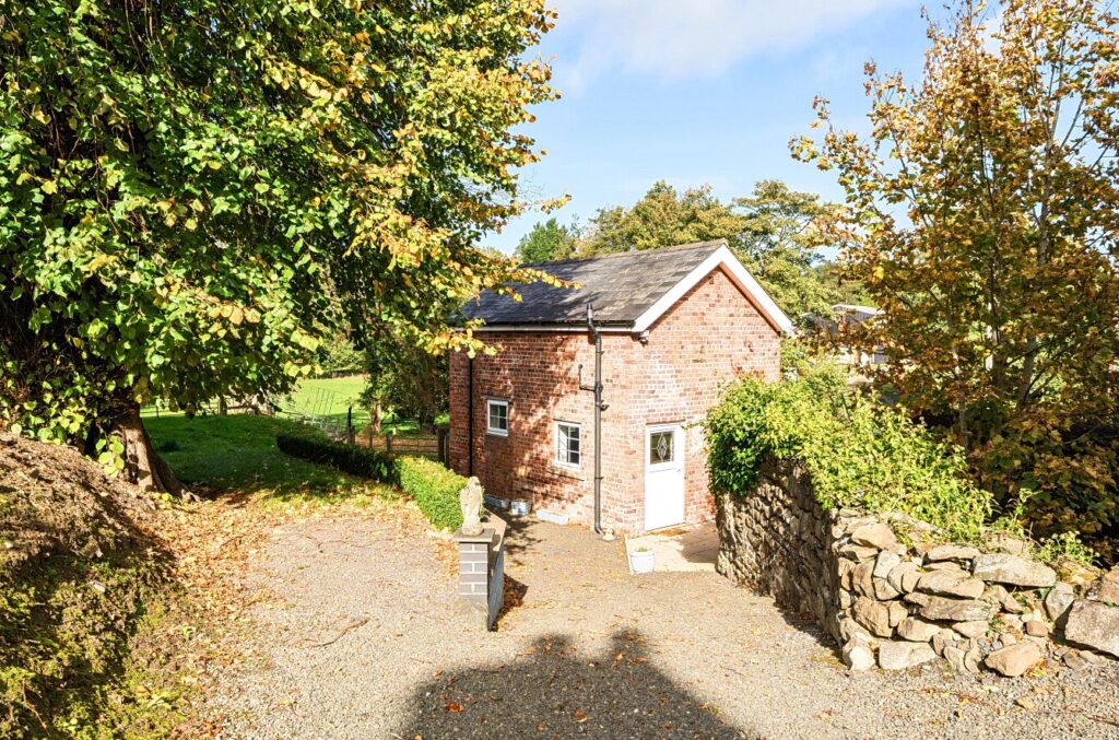 Photograph of Howey, Llandrindod Wells, Powys, LD1 5PT, from the original listing