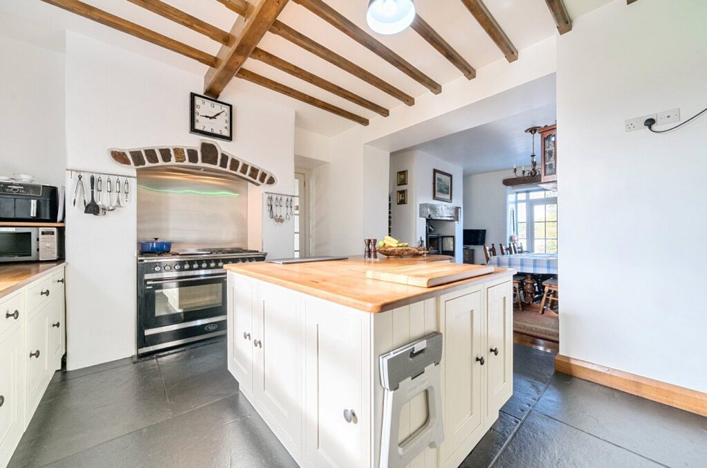 Photograph of Howey, Llandrindod Wells, Powys, LD1 5PT: Interior, from the original listing