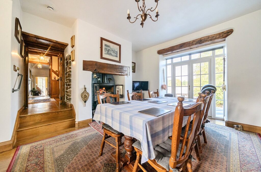 Photograph of Howey, Llandrindod Wells, Powys, LD1 5PT: Interior, from the original listing